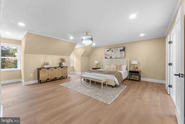 10333 HICKORY FOREST DR, Oakton, VA 22124