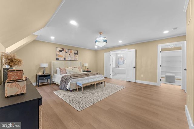 10333 HICKORY FOREST DR, Oakton, VA 22124