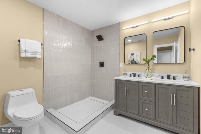 10333 HICKORY FOREST DR, Oakton, VA 22124