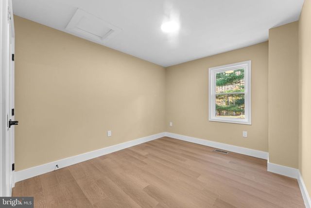 10333 HICKORY FOREST DR, Oakton, VA 22124