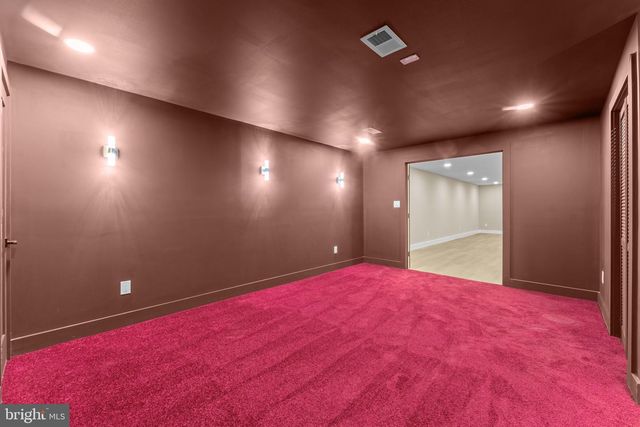 10333 HICKORY FOREST DR, Oakton, VA 22124