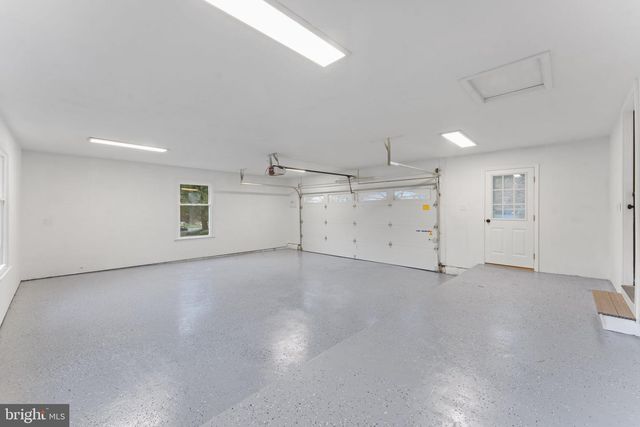 10333 HICKORY FOREST DR, Oakton, VA 22124