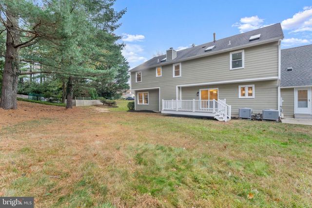 10333 HICKORY FOREST DR, Oakton, VA 22124