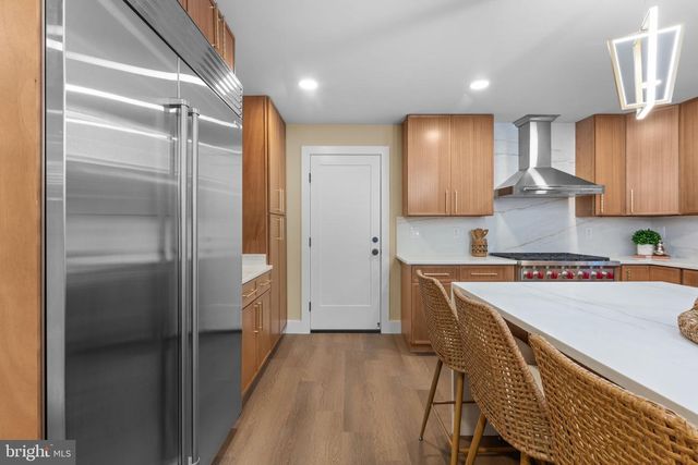 10333 HICKORY FOREST DR, Oakton, VA 22124