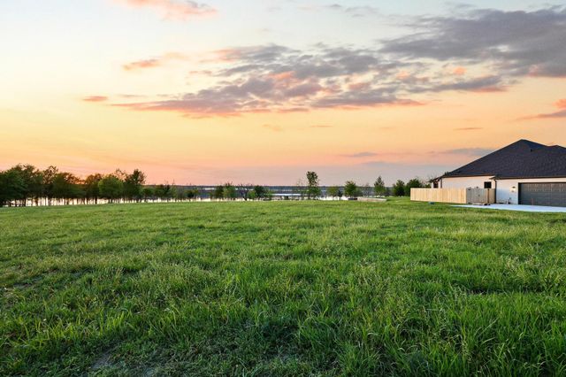 345 Shoreline Drive, Dodd City, TX 75438