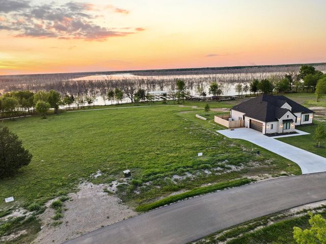 345 Shoreline Drive, Dodd City, TX 75438