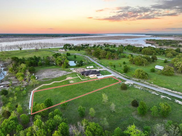 345 Shoreline Drive, Dodd City, TX 75438