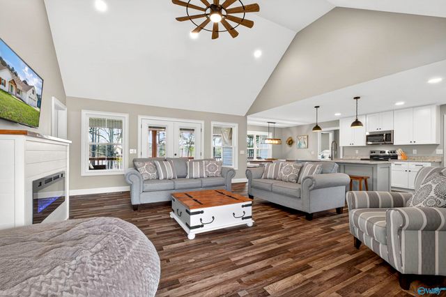 686 County Road 580, Centre, AL 35960