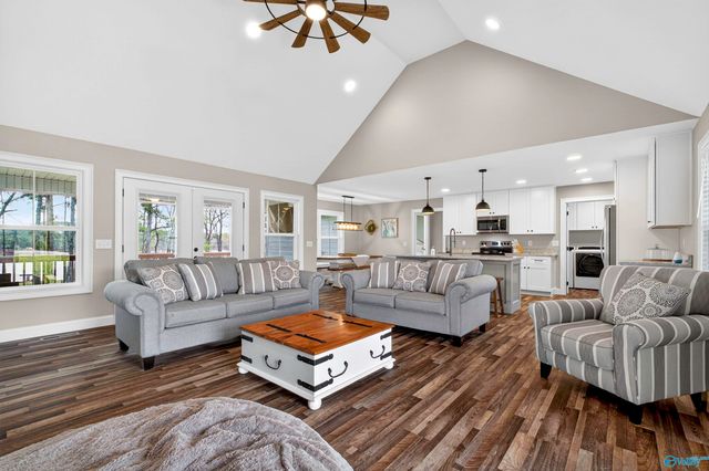 686 County Road 580, Centre, AL 35960