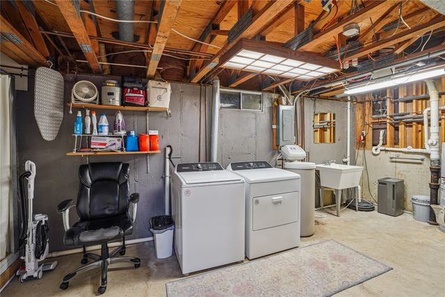 1227 Sunset Street, Polk City, IA 50226