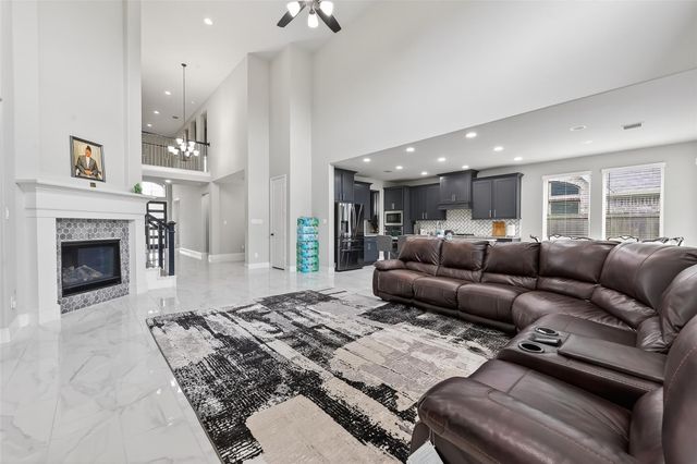 1806 Hackberry Heights Drive, Richmond, TX 77406