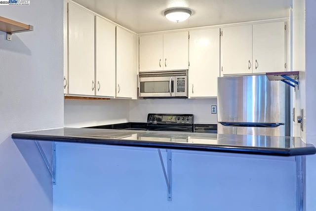 151 Lakeside Dr 213, Oakland, CA 94612