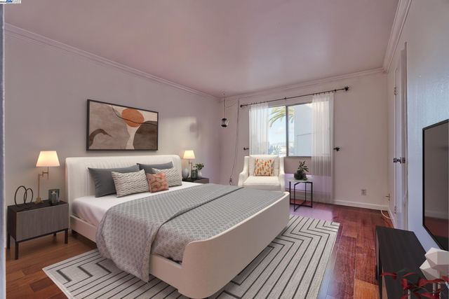 151 Lakeside Dr 213, Oakland, CA 94612