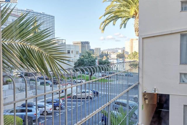 151 Lakeside Dr 213, Oakland, CA 94612