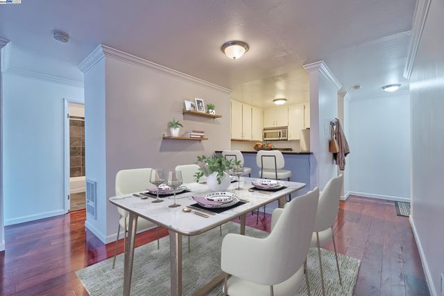 151 Lakeside Dr 213, Oakland, CA 94612