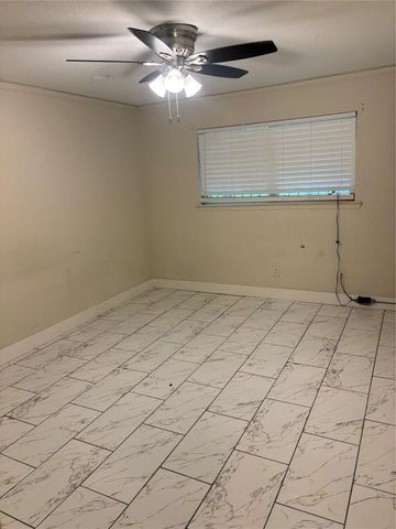 9006 Circle Cove Court, Houston, TX 77088