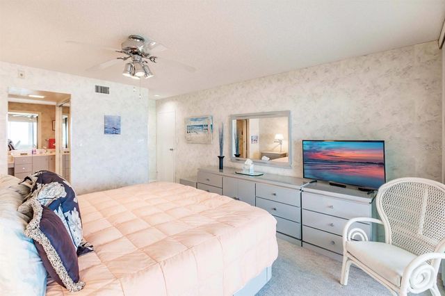 1055 W PEPPERTREE DRIVE 802AA, Sarasota, FL 34242