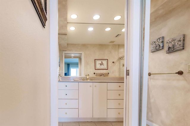 1055 W PEPPERTREE DRIVE 802AA, Sarasota, FL 34242