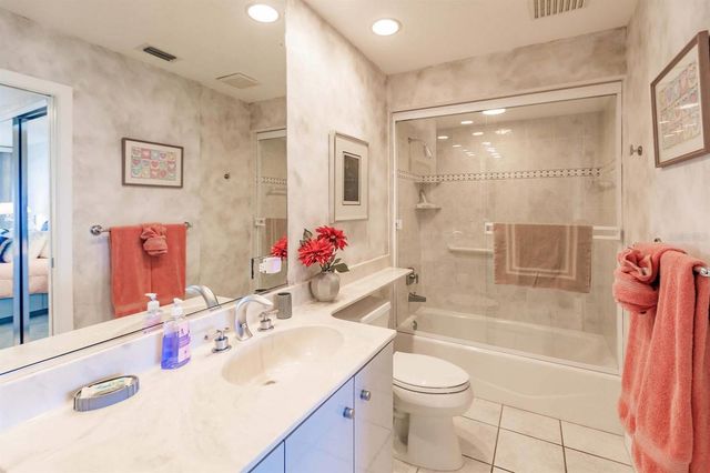 1055 W PEPPERTREE DRIVE 802AA, Sarasota, FL 34242