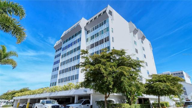 1055 W PEPPERTREE DRIVE 802AA, Sarasota, FL 34242