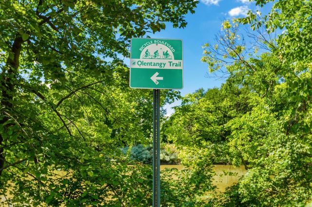 148 Deland Avenue, Columbus, OH 43214