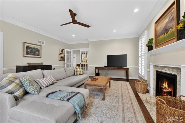 31 Conway Close Road, Ladue, MO 63124