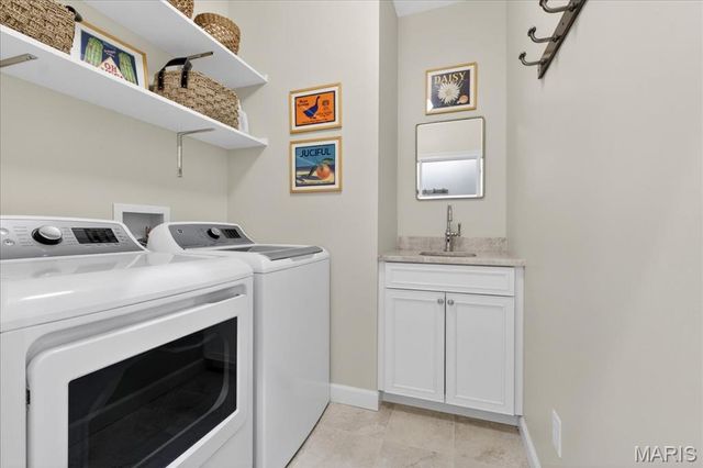 31 Conway Close Road, Ladue, MO 63124