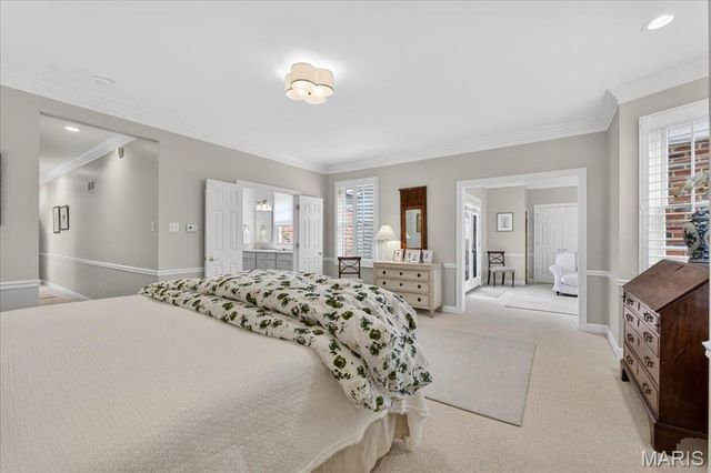 31 Conway Close Road, Ladue, MO 63124