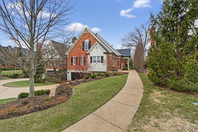 31 Conway Close Road, Ladue, MO 63124