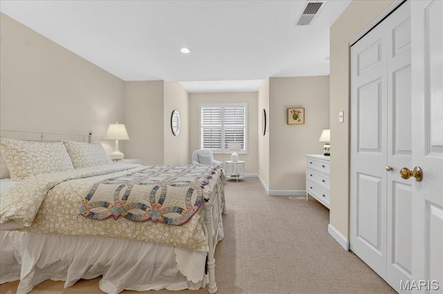 31 Conway Close Road, Ladue, MO 63124