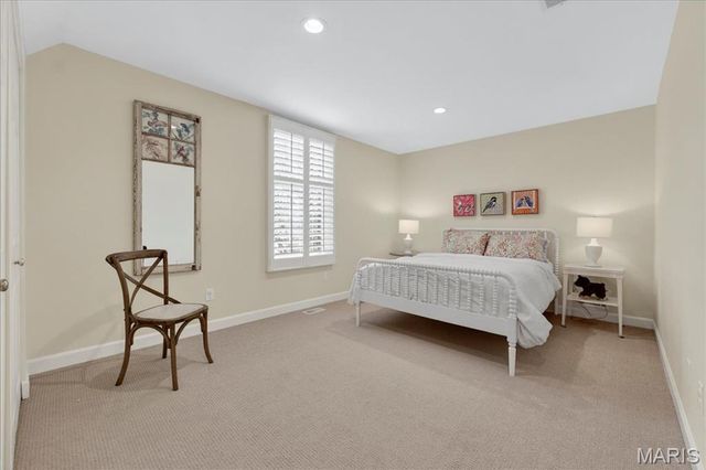 31 Conway Close Road, Ladue, MO 63124