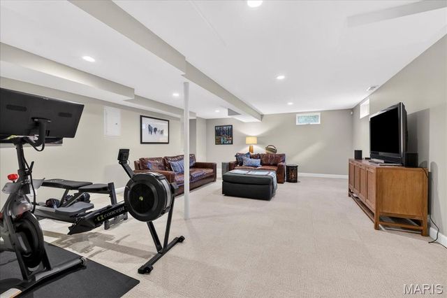 31 Conway Close Road, Ladue, MO 63124