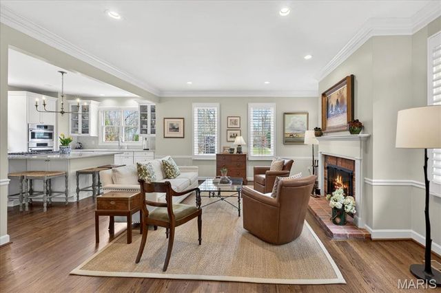 31 Conway Close Road, Ladue, MO 63124