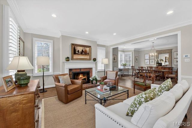 31 Conway Close Road, Ladue, MO 63124