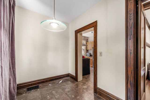 1735 Franklin Park S, Columbus, OH 43205