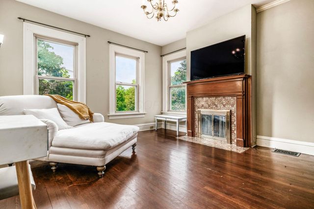 1735 Franklin Park S, Columbus, OH 43205