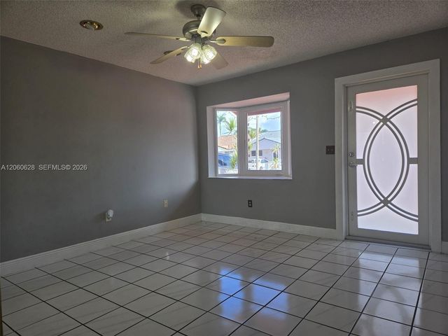 8810 NW 114th Terrace, Hialeah Gardens, FL 33018