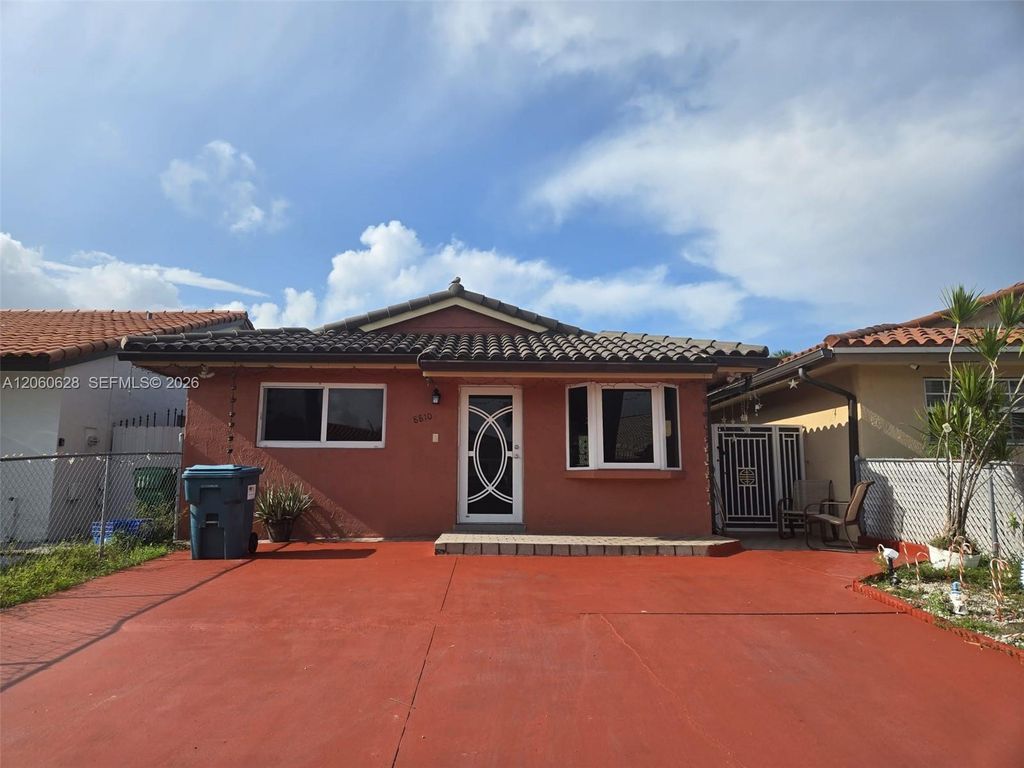 8810 NW 114th Terrace, Hialeah Gardens, FL 33018