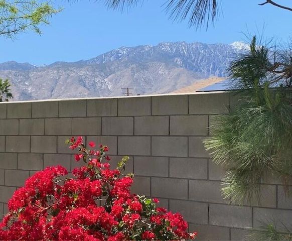 3045 N Cerritos Road, Palm Springs, CA 92262