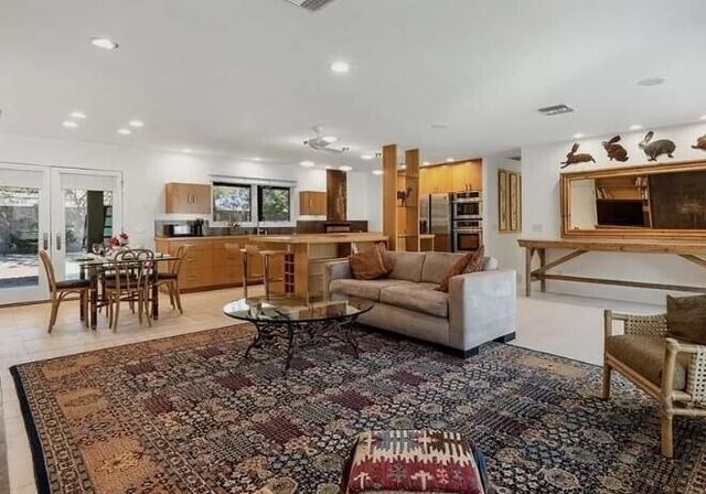 3045 N Cerritos Road, Palm Springs, CA 92262