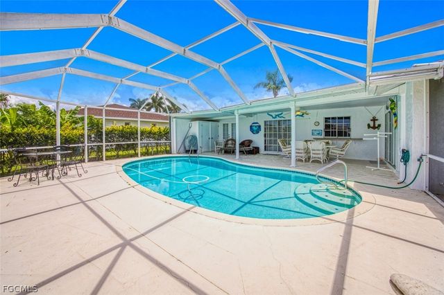 5036 SW 9th PL, Cape Coral, FL 33914