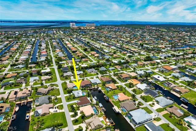 5036 SW 9th PL, Cape Coral, FL 33914
