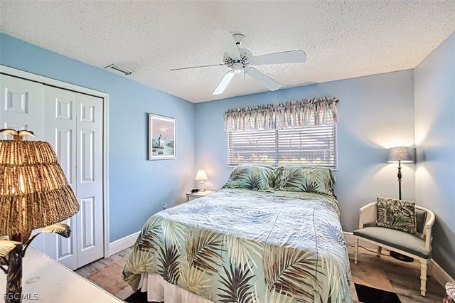 5036 SW 9th PL, Cape Coral, FL 33914