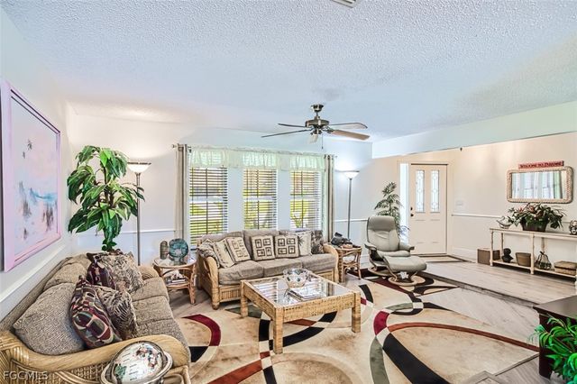 5036 SW 9th PL, Cape Coral, FL 33914