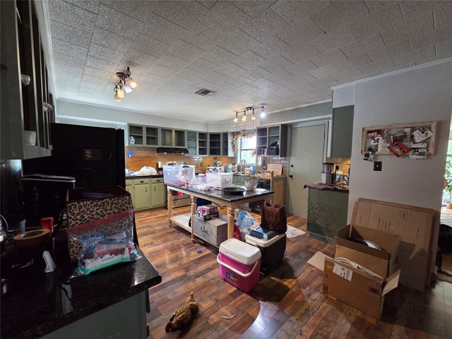 25408 Cove DR, Spicewood, TX 78669