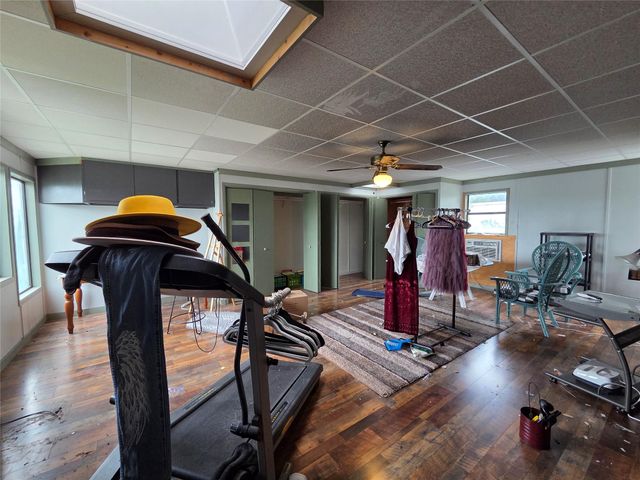 25408 Cove DR, Spicewood, TX 78669