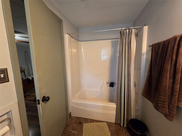 25408 Cove DR, Spicewood, TX 78669