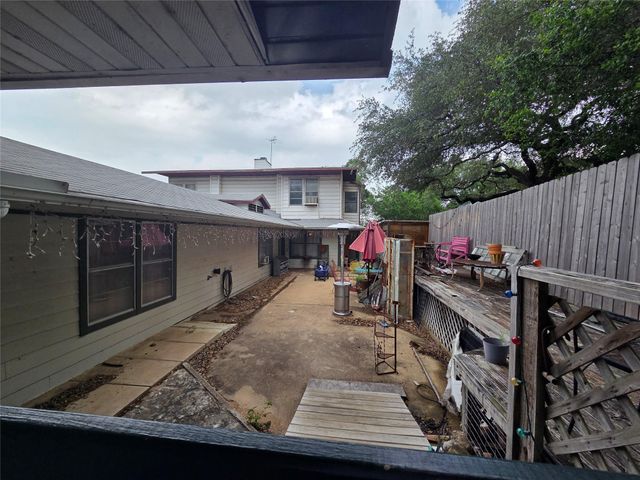 25408 Cove DR, Spicewood, TX 78669
