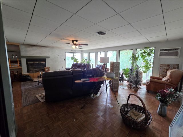 25408 Cove DR, Spicewood, TX 78669