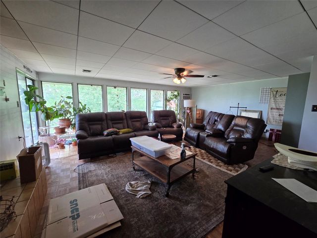25408 Cove DR, Spicewood, TX 78669